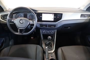 Volkswagen Polo VI 1.0 TSI Comfortline FRONT+NAVI+PDC