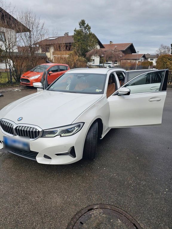 Image of BMW 330