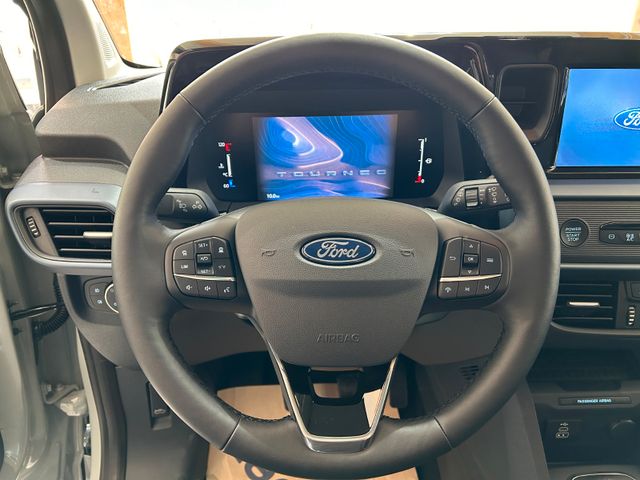 Ford Tourneo Courier Titanium AHK