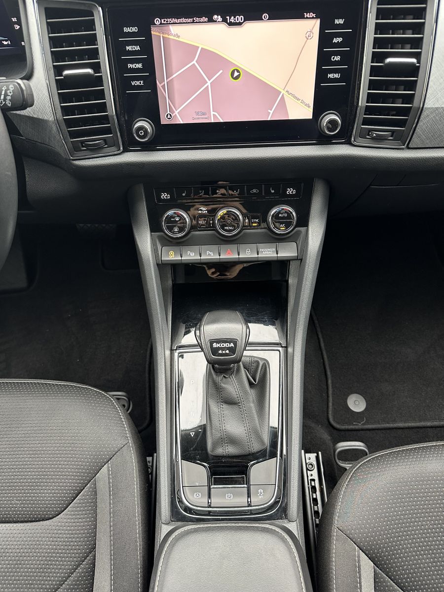 Fahrzeugabbildung SKODA Kodiaq 2.0 TDI DSG 4x4 7-Sitzer Tour NAV+LED+AHK