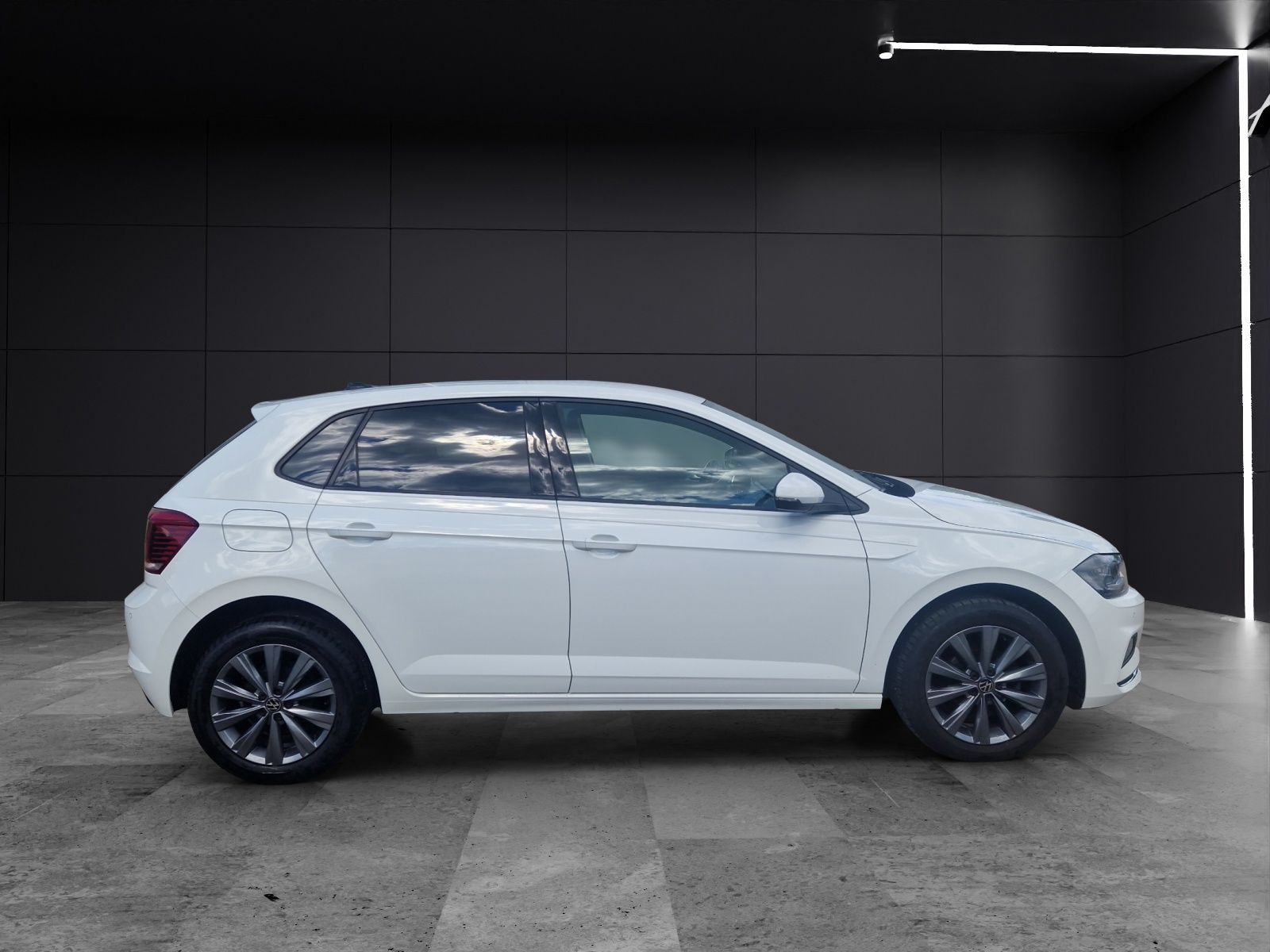 Fahrzeugabbildung Volkswagen Polo TSI Highline DSG LED ACC SHZ DAB+ Navi WeCo