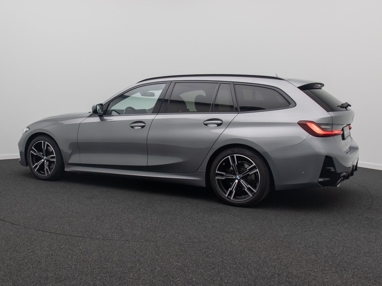 Fahrzeugabbildung BMW 320d M Sport HUD DAB Kamera HiFi Fernlic Komfort