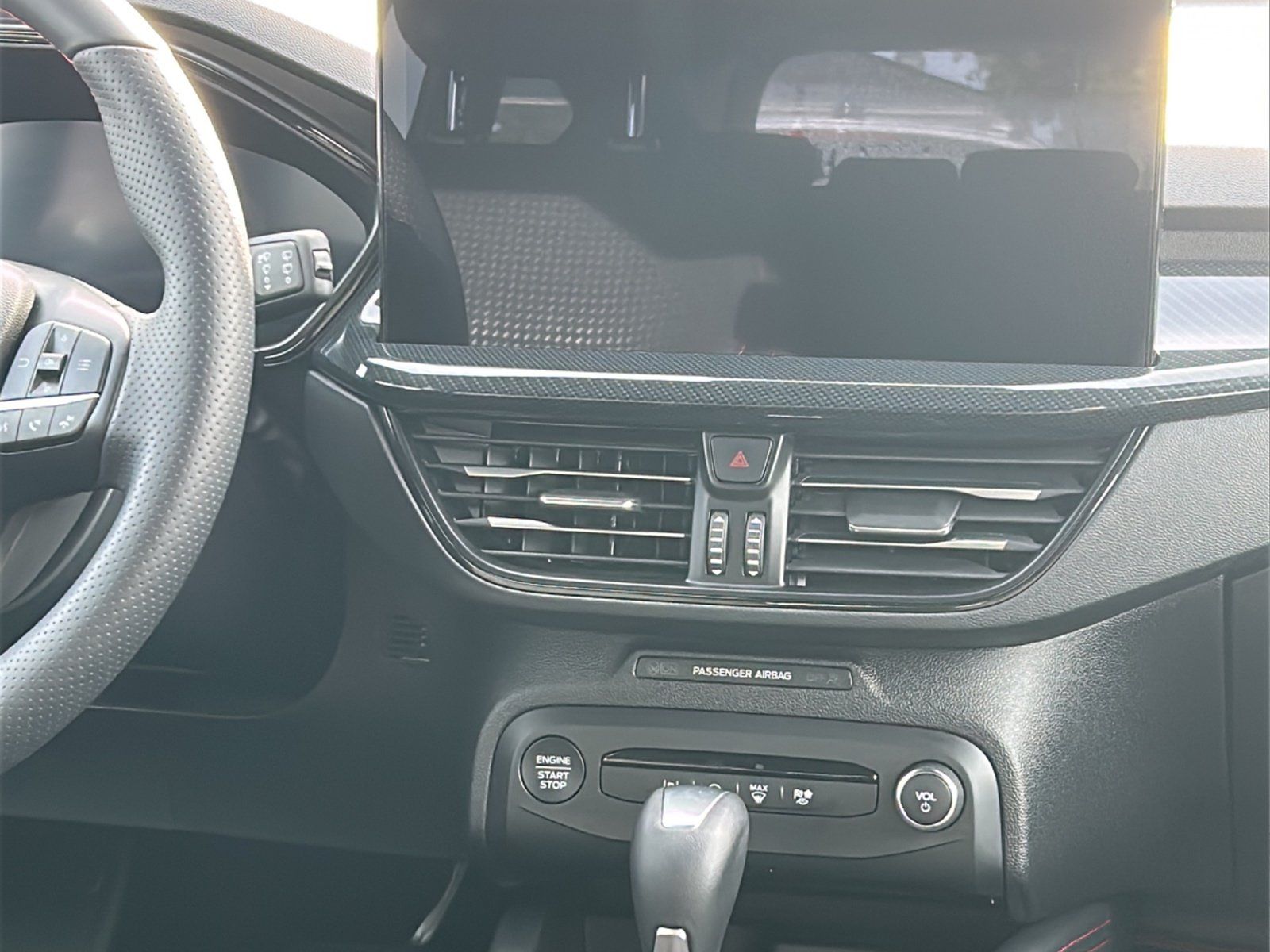 Fahrzeugabbildung Ford Focus 1.0 ST-Line X Aut./LED/ACC/AHK/KAMERA/NAVI