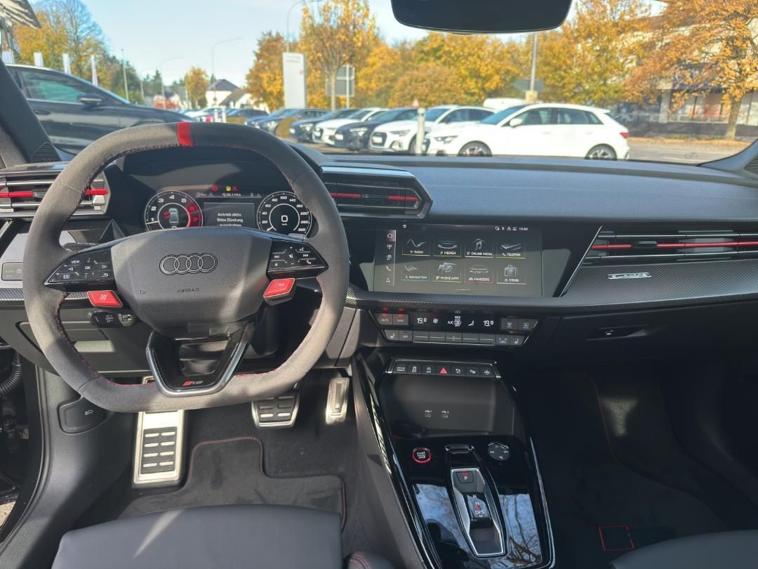 Fahrzeugabbildung Audi RS 3 Limousine 2.5 quattro W TFSI HUD,Kamera,LED