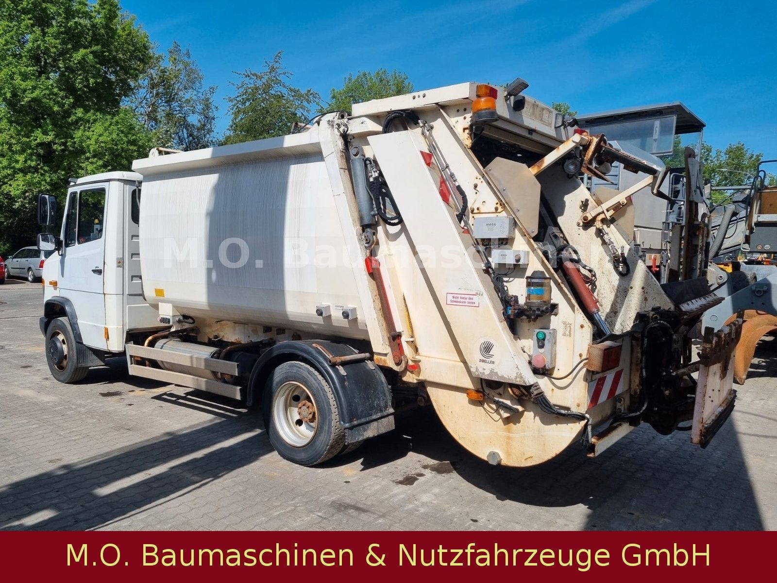 Fahrzeugabbildung Mercedes-Benz Vario 818 D / Euro 5  / Zöller Micro XL /