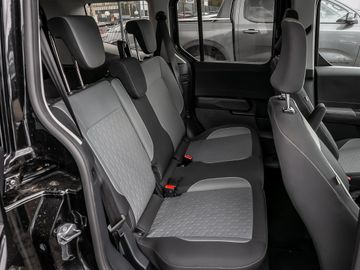 Ford Tourneo Courier 1.0 Titanium NAVI ACC TWA RFK