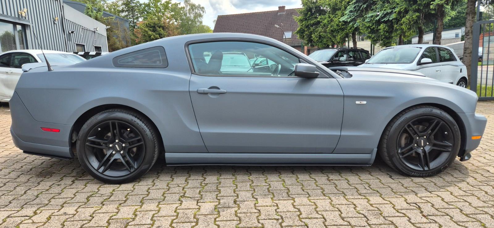 Ford 4.0 V6 Coupe Matt lackiert  Sportfahrwerk 18"