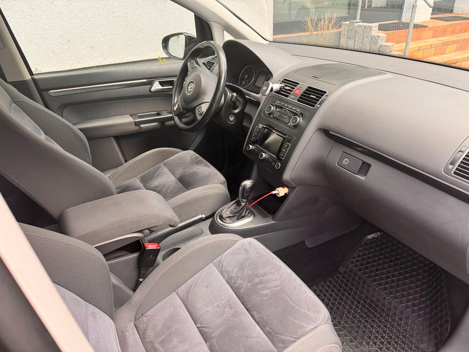 Volkswagen Touran 2010 — photo 5