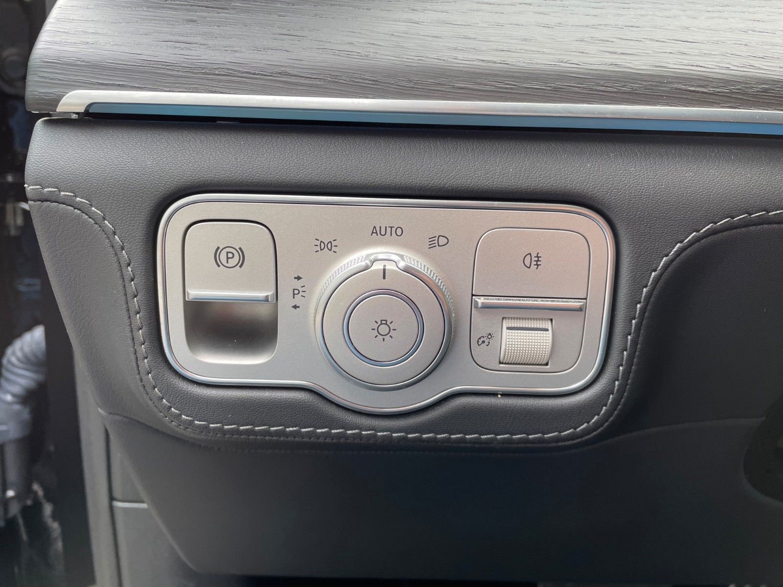 Fahrzeugabbildung Mercedes-Benz GLS 580 4M AMG Pano+AHK+Burm+7Sitz+HUD+Fond+VOLL