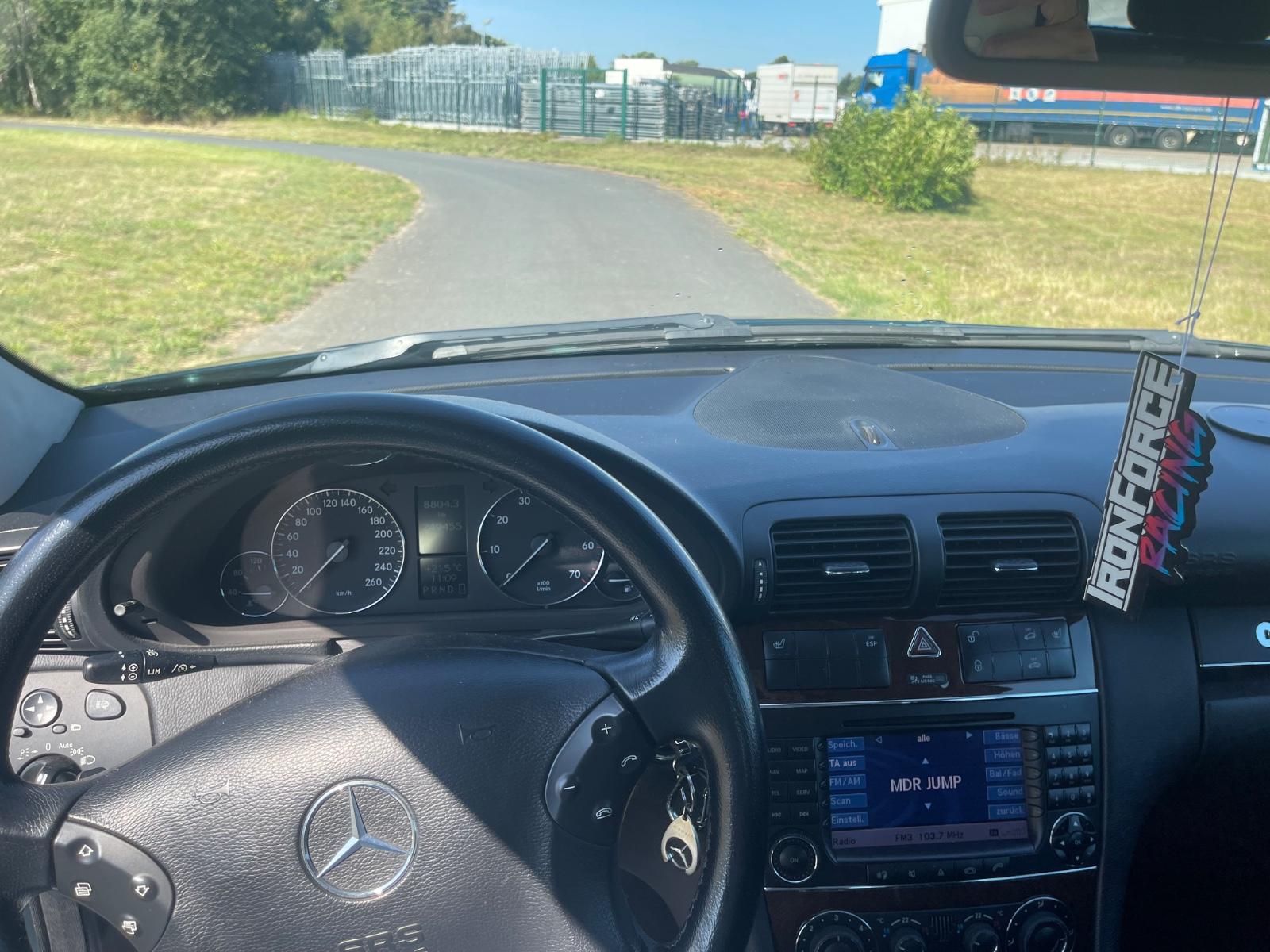 Mercedes-Benz C180 2005 — photo 9