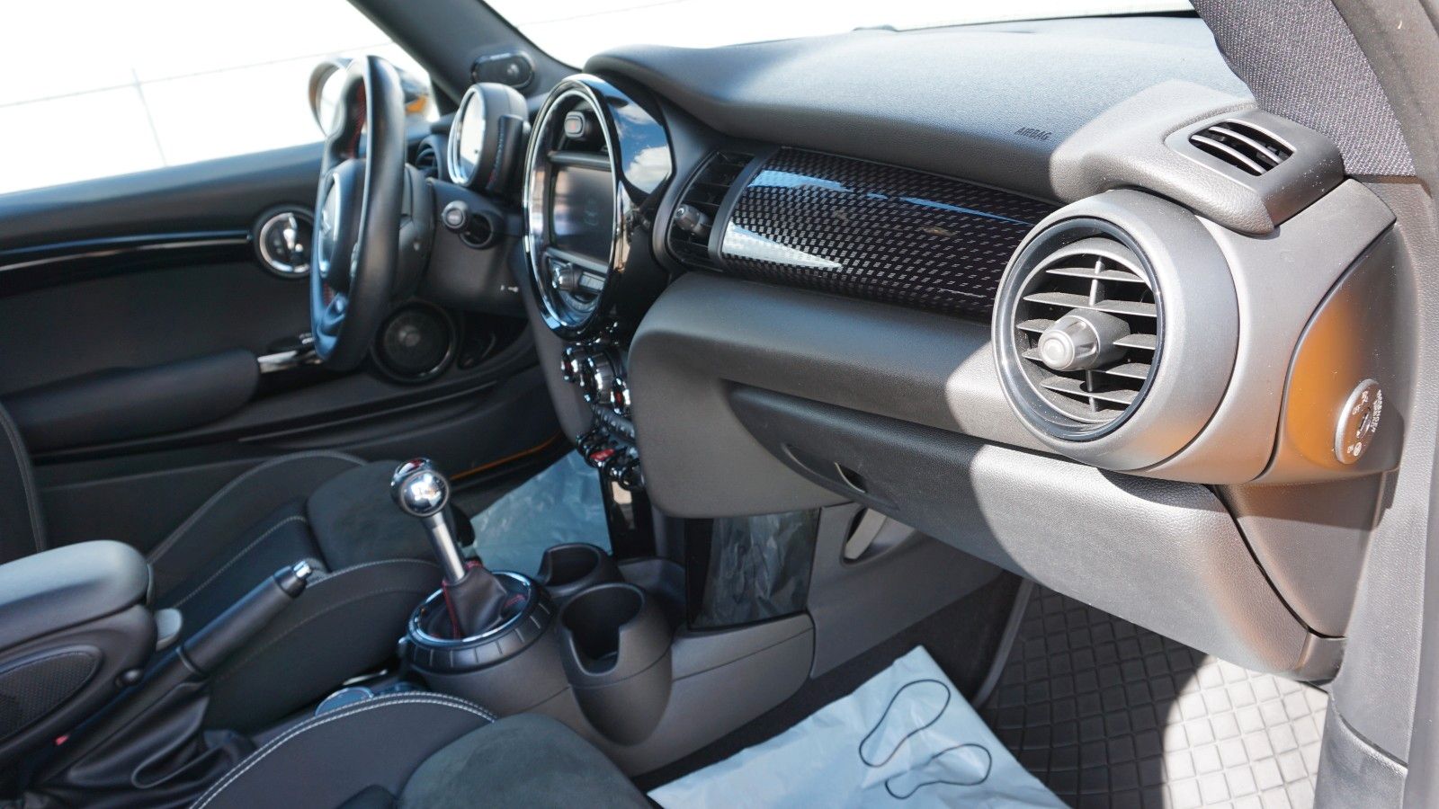 Fahrzeugabbildung MINI John Cooper Works LED,Navi,Harman&K,SH,PDC,SR+WR