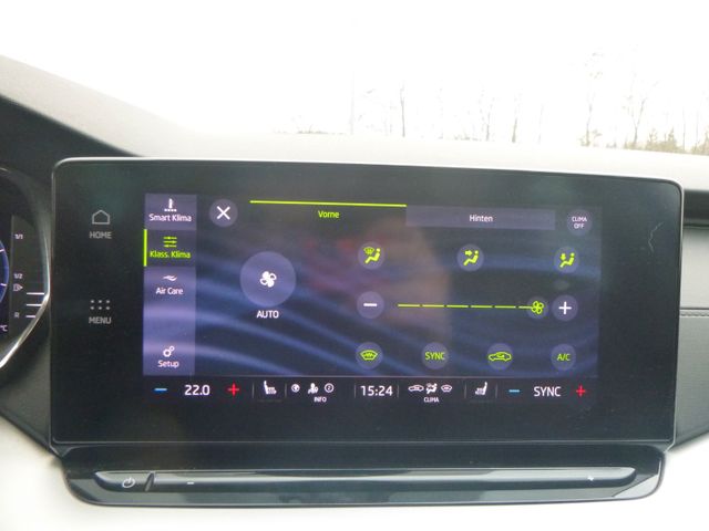 Fahrzeugabbildung Skoda Octavia Combi 2.0 TDI, Clever>AUT/AHK/PANO/ACC<