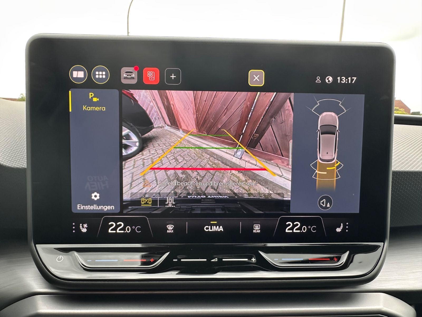 Fahrzeugabbildung SEAT Leon FR 1.5 eTSI LED/PDC/SHZG/RFK/APP