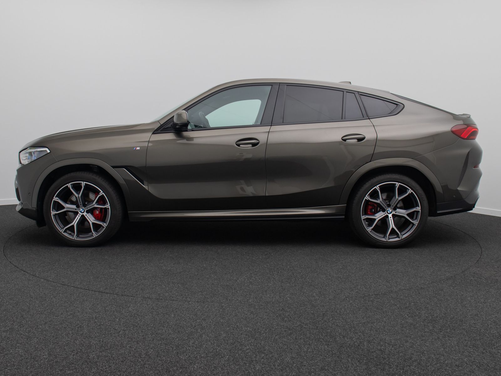 Fahrzeugabbildung BMW X6 xD30d MSport Kamera Laser HUD DAB HiFi 21Zoll