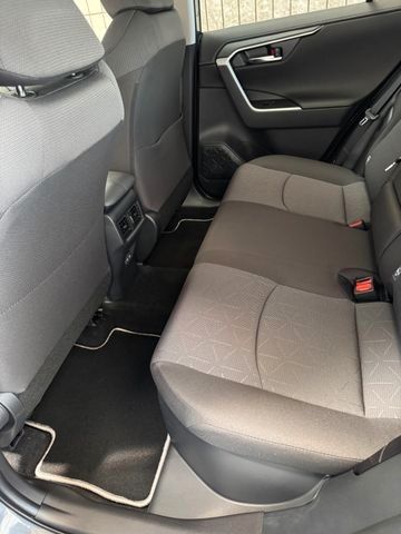 Fahrzeugabbildung Toyota RAV4 Hybrid 2.5 Teamplayer Technikpaket