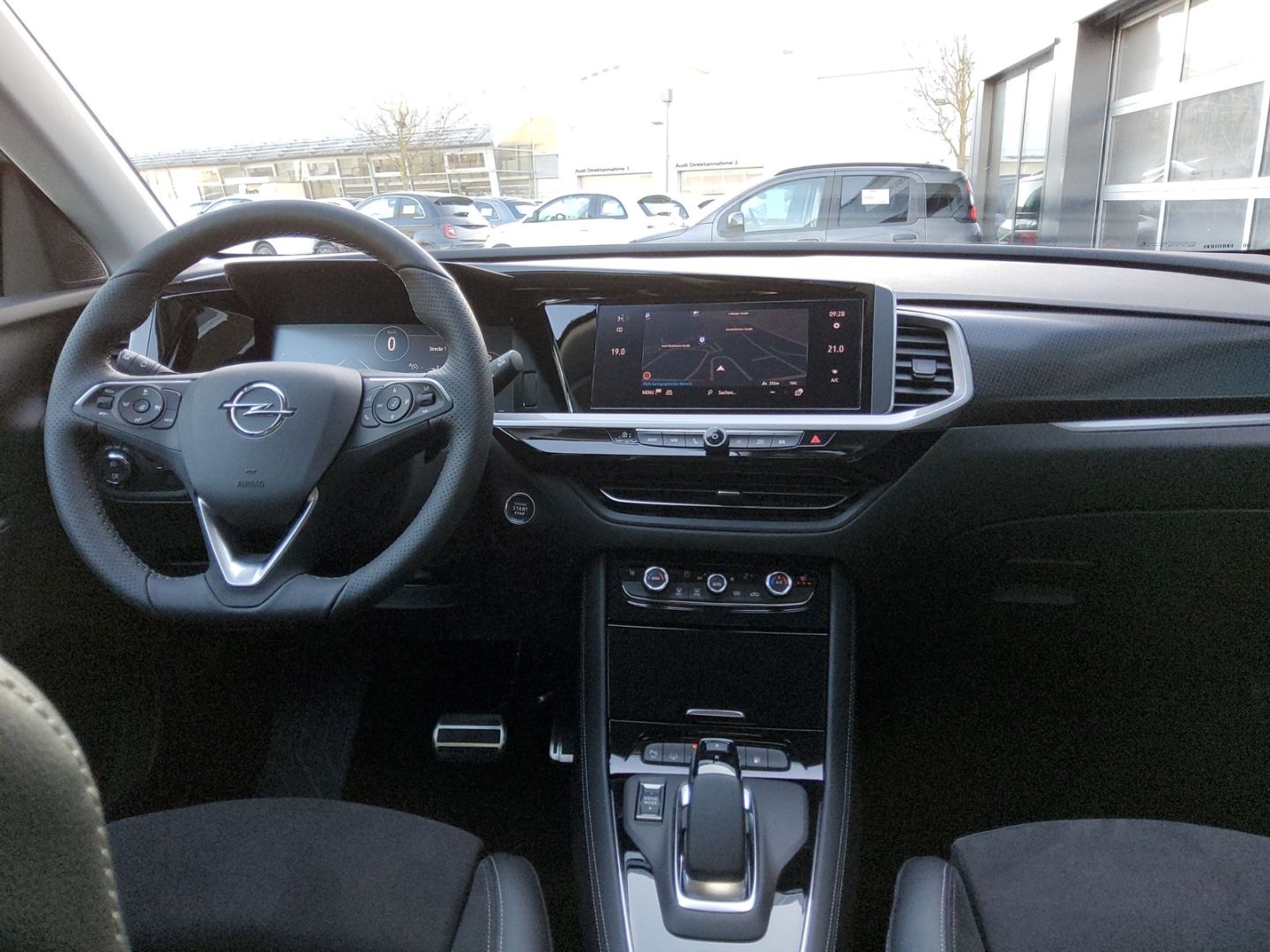 Fahrzeugabbildung Opel Grandland GSe Plug-in Hybrid Allrad AD Navi digi