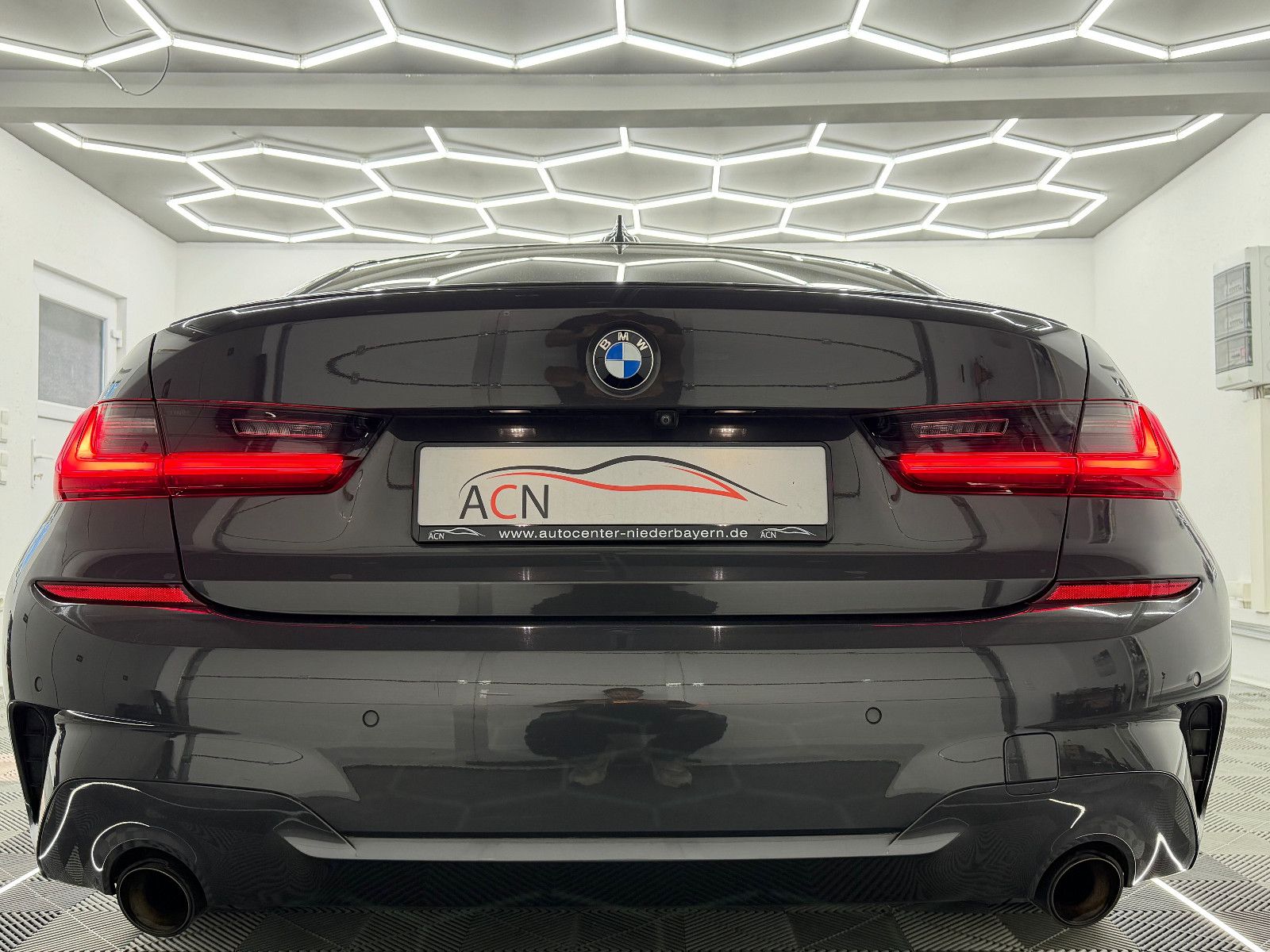 Fahrzeugabbildung BMW 330 d Lim. M SPORT/LASER/HuD/H&K/LIVE PRO/DE FZG