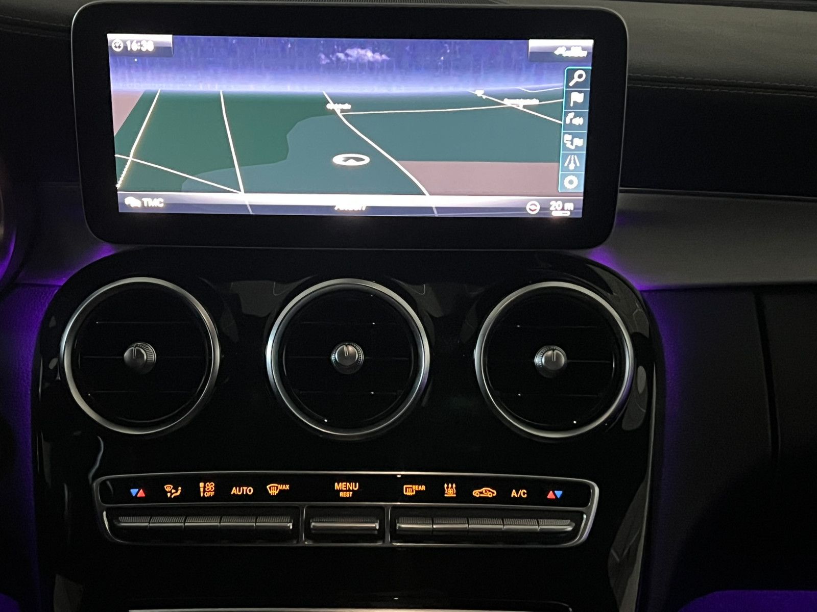 Fahrzeugabbildung Mercedes-Benz C 300 Lim. AMG-LINE/STHZ/LED/KAMERA/AMBIENTE+