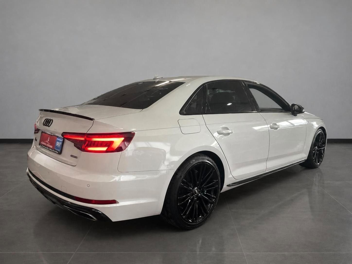 Audi A4 45 TFSI S tronic quattro S line foto 7
