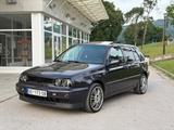 Volkswagen Golf 1.6 Family  - Volkswagen Golf aus 1997 mit Benzin-Antrieb: Kombi