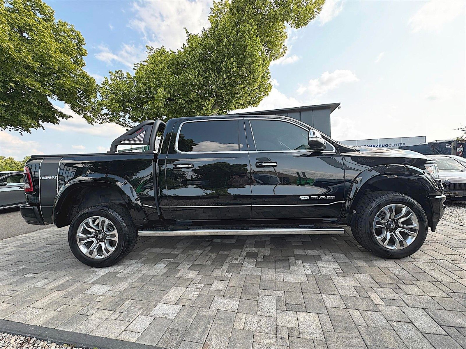 Fahrzeugabbildung Dodge RAM 5.7 V8 HEMI 4x4 LIMITED LONGHORN Edition LED