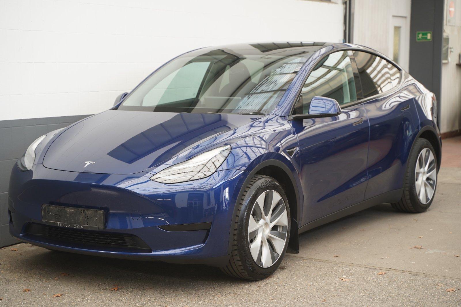 Tesla Model Y Standard Range RWD *Mwst. ausweisbar*