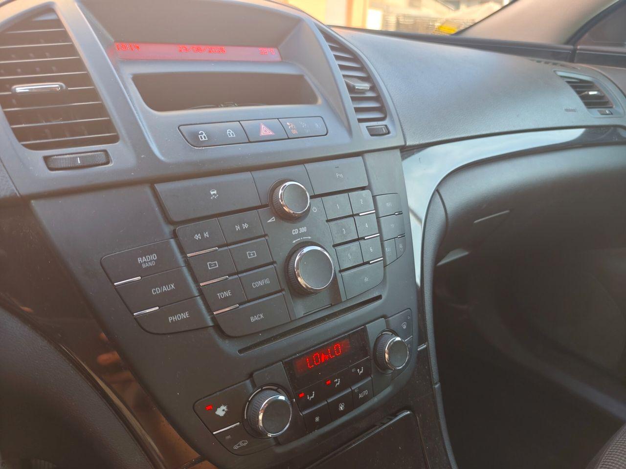 Opel Insignia 2013 — photo 12