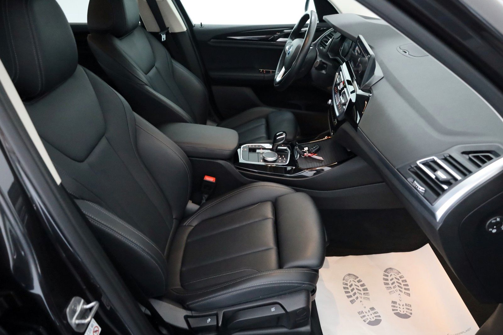 Fahrzeugabbildung BMW X3 xDrive 30e Facelift! Leder,Navi,LED,SH,PDC,Ka