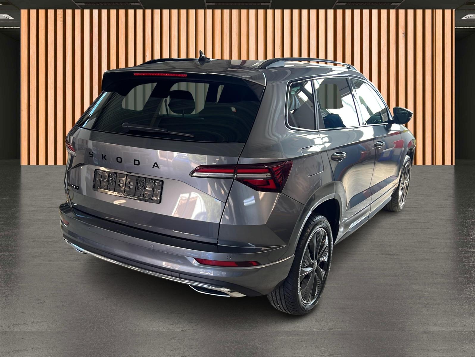 Skoda Karoq 1.5 TSI DSG Sportline*Kamera*ACC*DAB*KeyGo