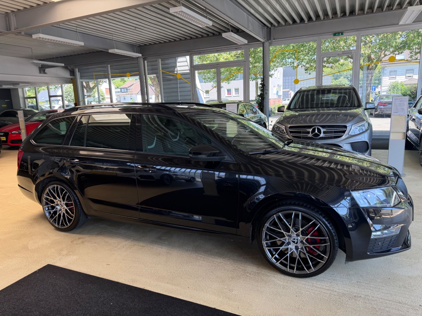 Fahrzeugabbildung SKODA Octavia Combi RS