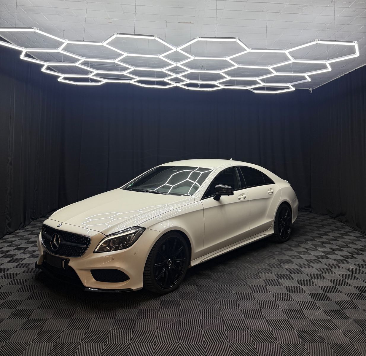 MERCEDES-BENZ CLS 400*AMG LINE*PERLMUTT*360 GRAD*H&amp;K*MBEAM