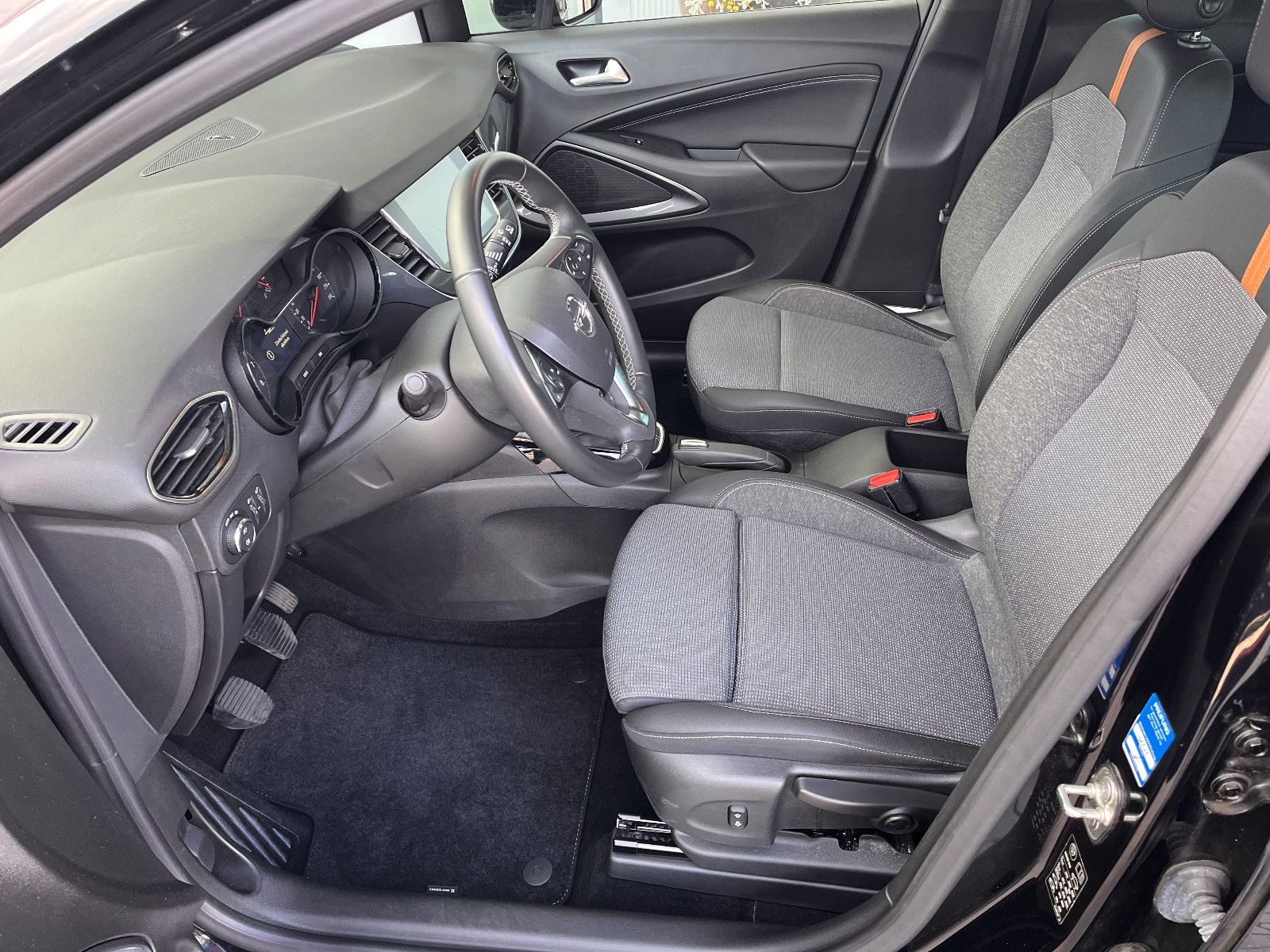 Fahrzeugabbildung Opel Crossland Elegance 1.2 Turbo