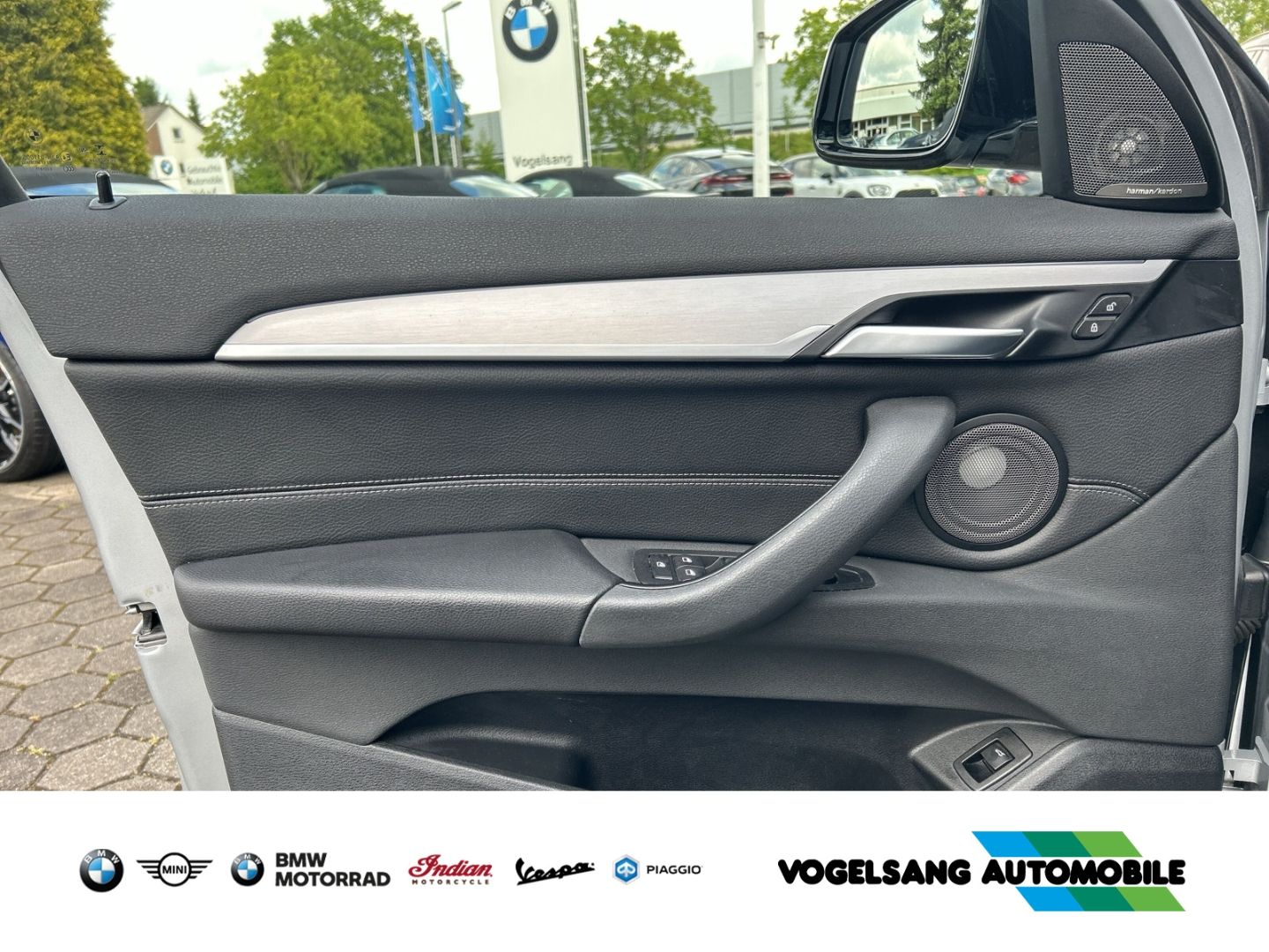Fahrzeugabbildung BMW X1 20i xDrive,SportLine,AHK,Rückfahrk.,H&KSound,