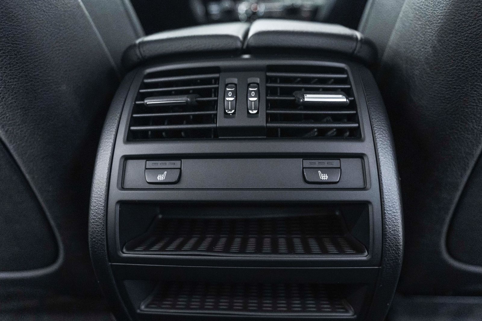 Fahrzeugabbildung BMW 550I Xdrive M-Performance HUD LED KAM NAV H&K