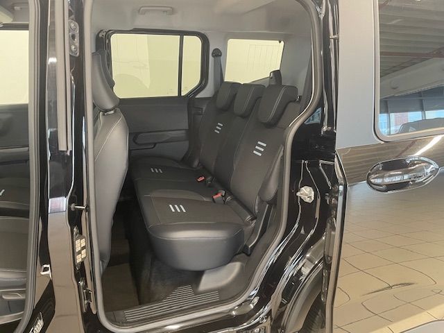 Fahrzeugabbildung Ford Tourneo Courier Active WINTERPAKET totWinkelASS