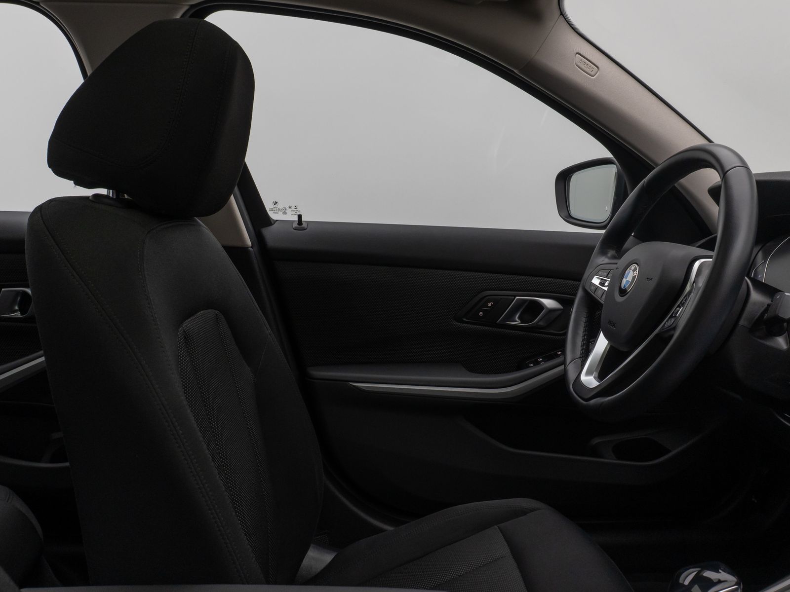 Fahrzeugabbildung BMW 320d xD  Glasdach Kamera DAB Geschwindigkeitsreg