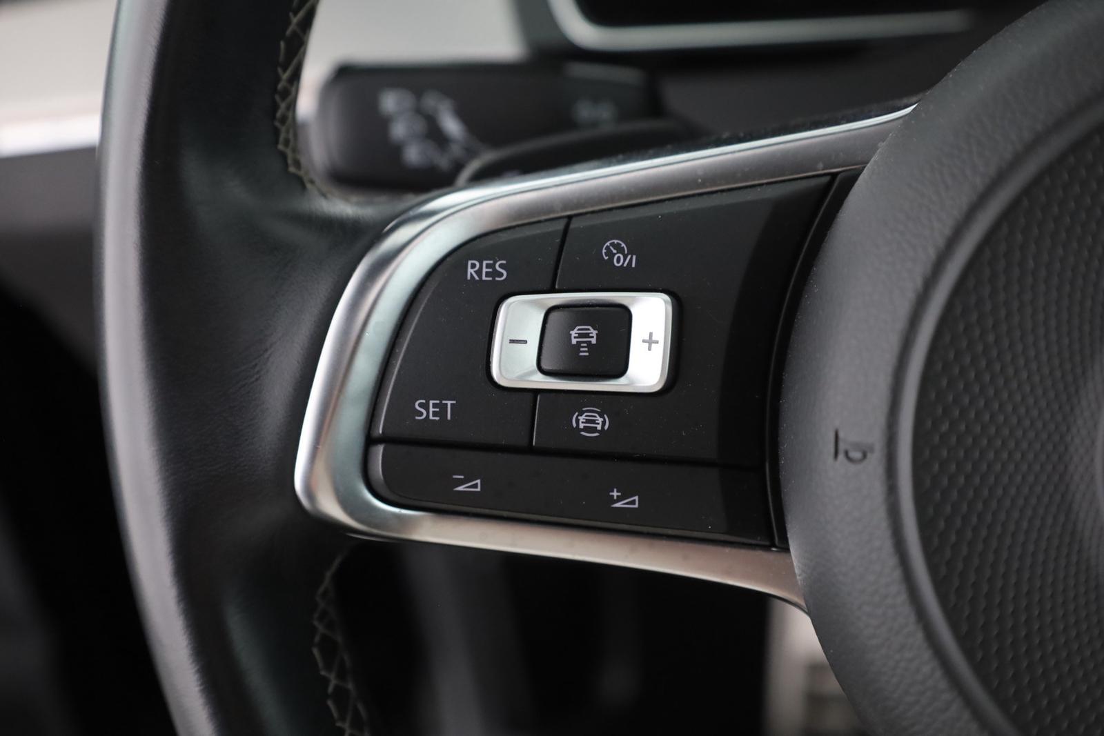 Volkswagen Arteon 2.0 TDI DSG R-Line 4M LED Navi Panorama
