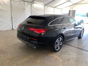 Mercedes CLA 220 Shooting Brake - 3