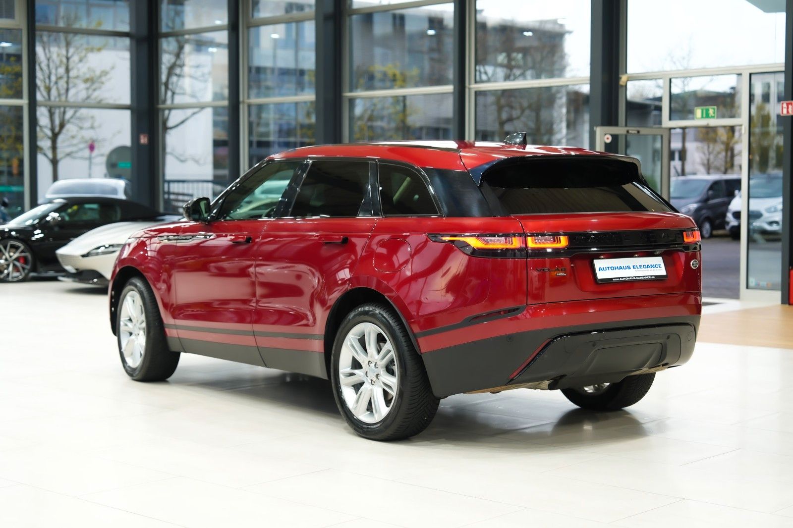Land Rover Range Rover Velar S P400e BLACK 14-WEGE MERIDIAN foto 4