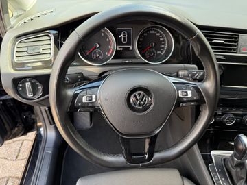 Volkswagen Golf - 12