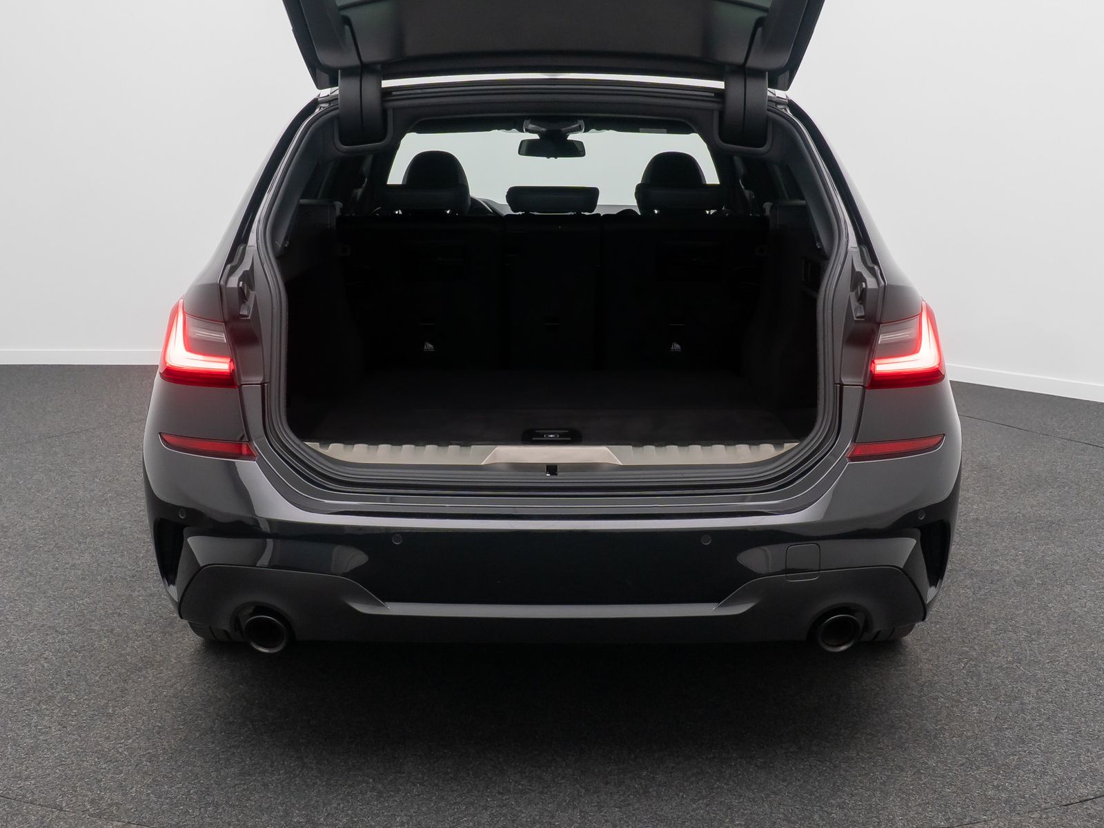 Fahrzeugabbildung BMW 330e xD M Sport DAB Laser Alarm Komfort 19Zoll