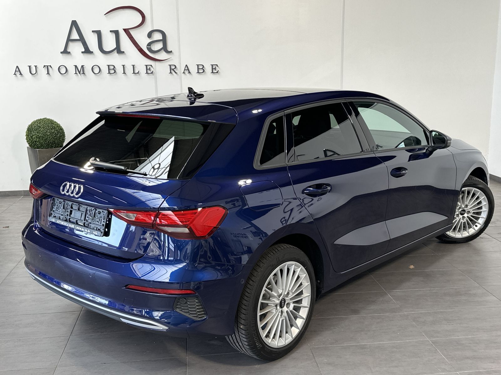 Fahrzeugabbildung Audi A3 SpB 40 TFSI e NAV+LED+PANO+CARPLAY+V-COCKPIT