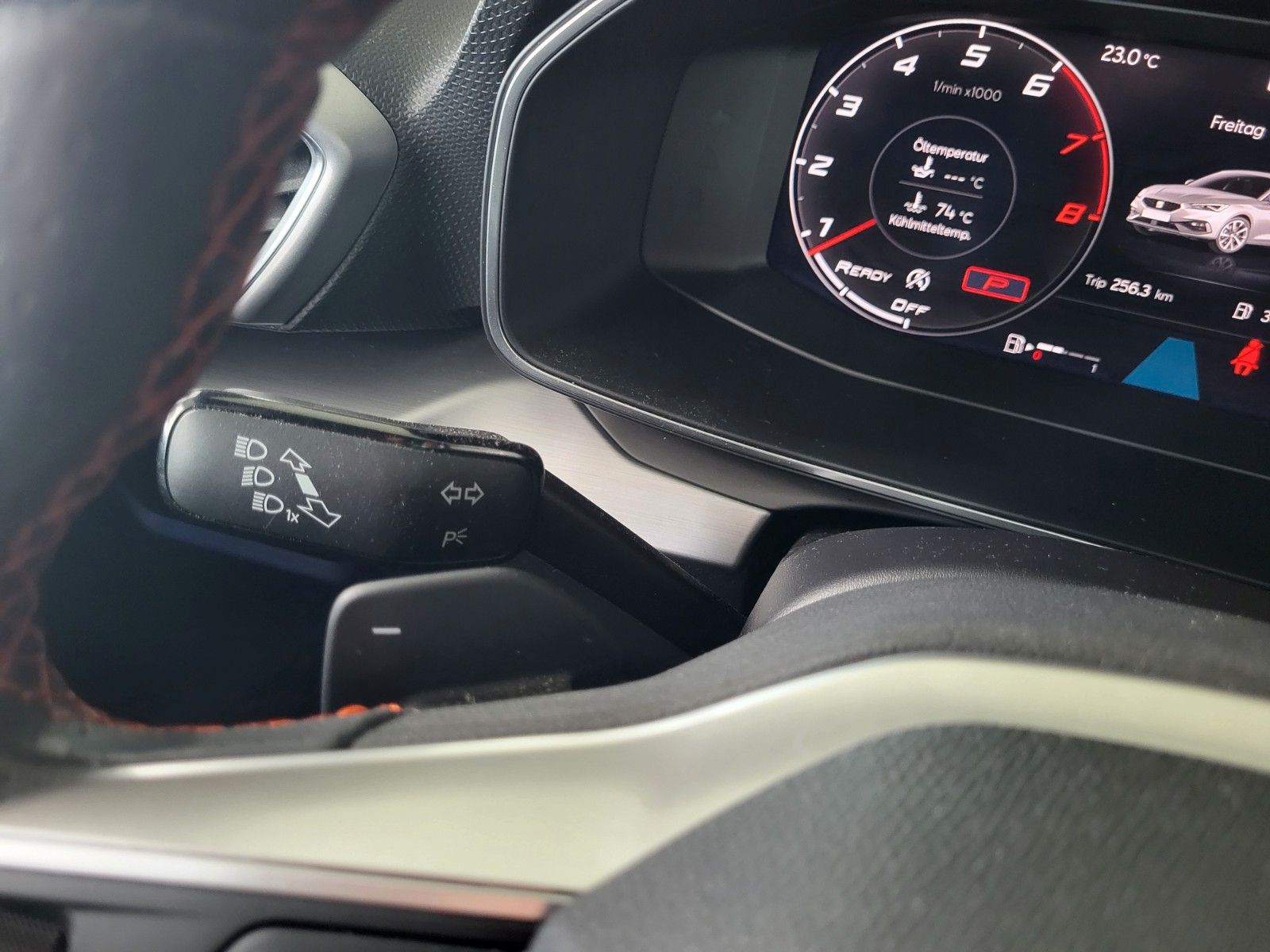 Fahrzeugabbildung SEAT Leon FR AHK/WINTER-P/LED/NAVI/KEYLESS/KAMERA