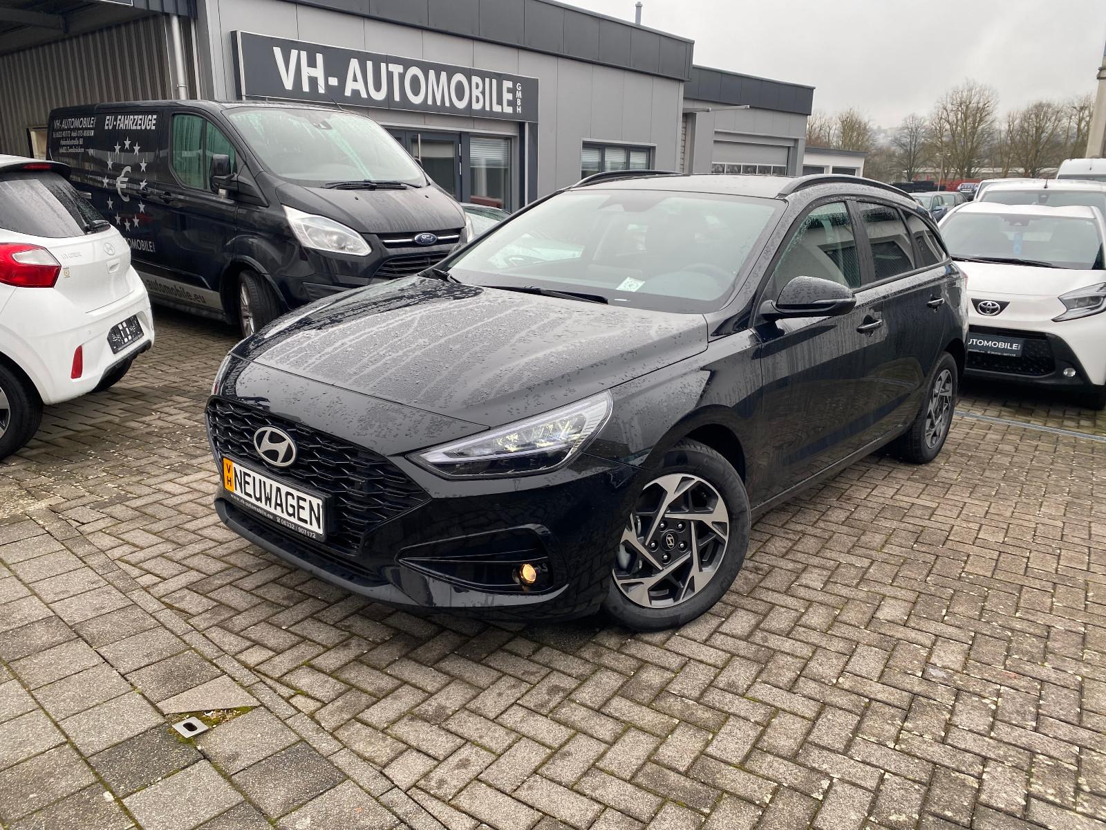 Hyundai i30cw1.5i*LED HSW*NAVI*R.KAMERA PDC vo&hi*Sitzhz
