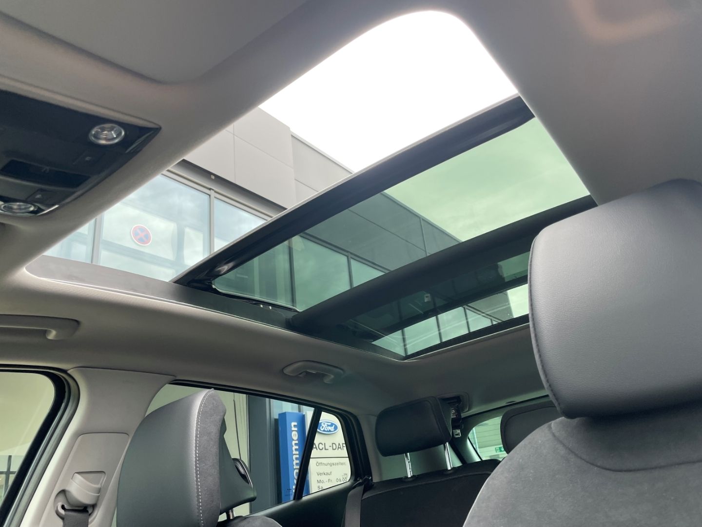 Fahrzeugabbildung Kia Sportage Plug-in Hybrid 4WD 360Kamera LED Panoda