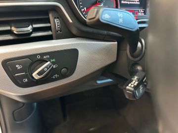 Audi A4 *ACC*AHK*NAVI*CARPLAY*2-ZONEN*SZHZ*LED*