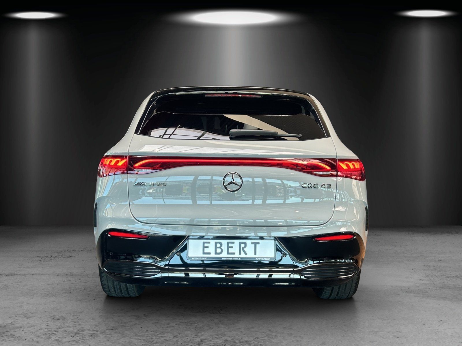 Fahrzeugabbildung Mercedes-Benz EQE43 SUV Premium+ AIRMATIC Carbon HAL Hyper AHK