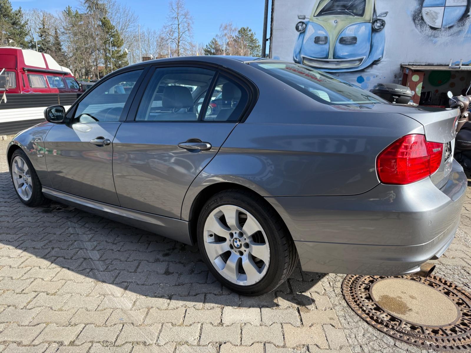 BMW 318i Edition BUSINESS ALU 17ZOLL  El. AHK 1.HAND