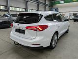 Ford Focus 1.0 EcoBoost Titanium NAVI R-KAM LED SHZG - Ford Focus Unfallwagen