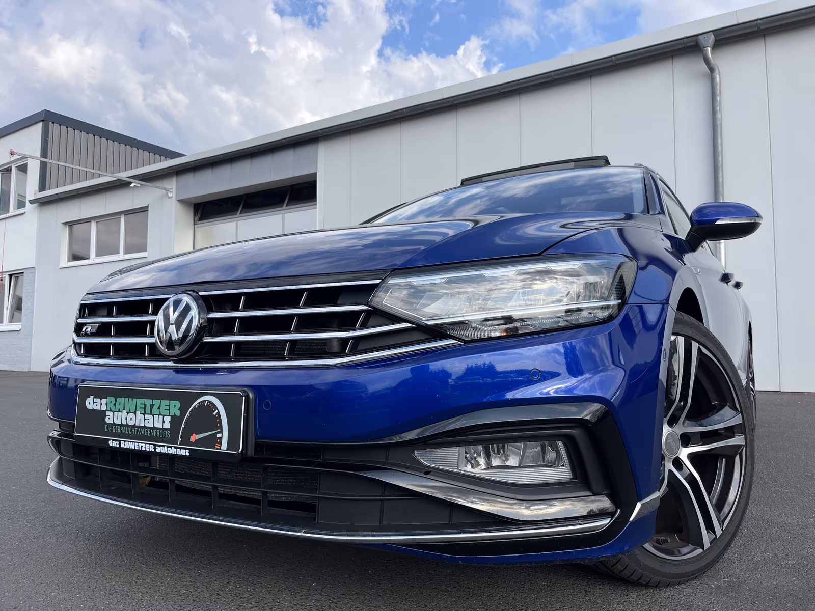 Volkswagen Passat Variant 2.0 TDI DSG R-Line Optik 125€ m.2